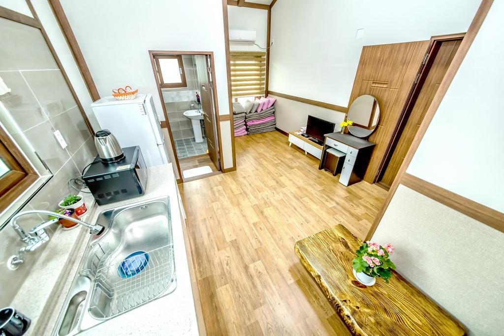 Holiday home Jeju Myung House